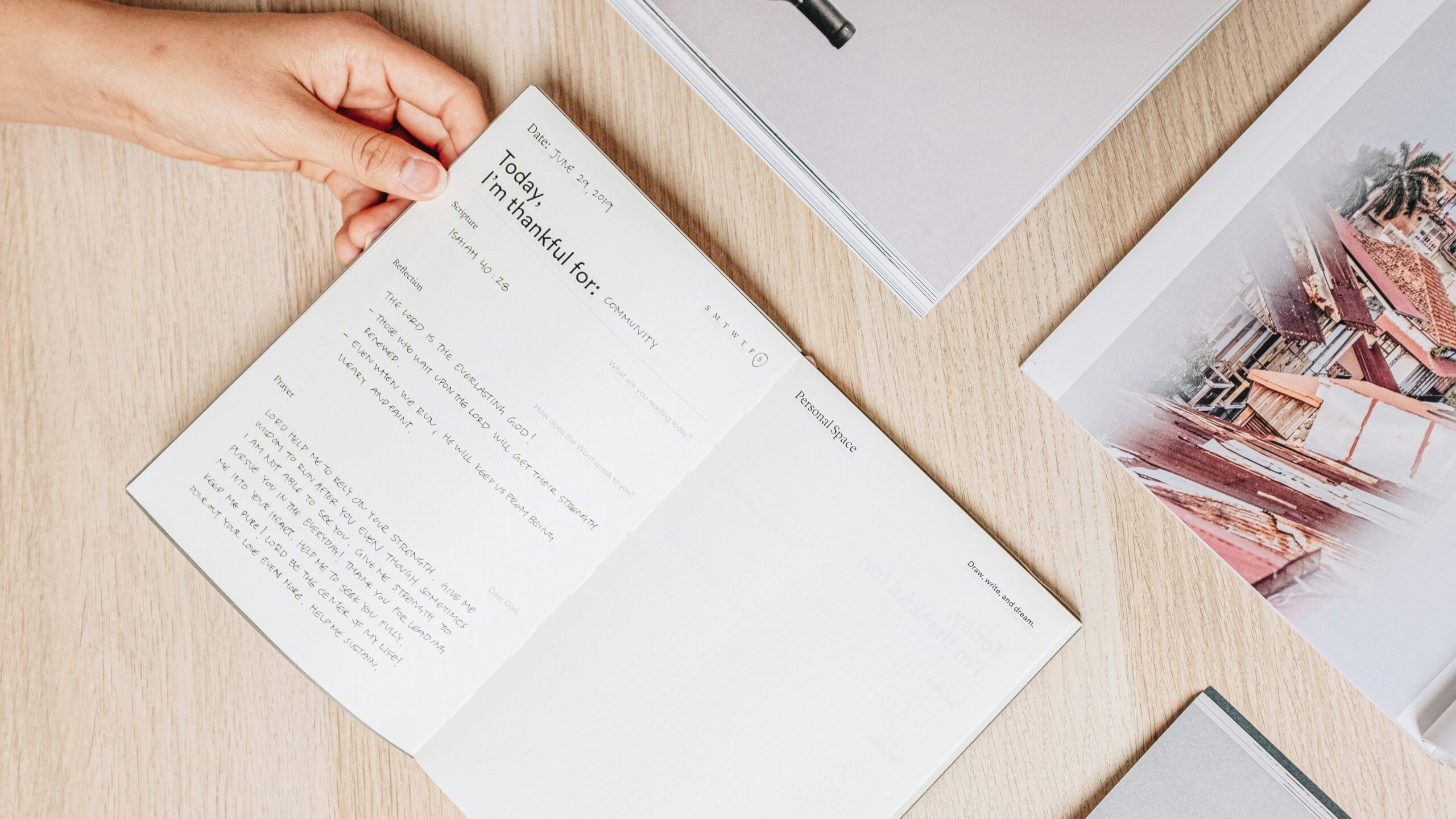 How to Stay Consistent with a Gratitude Journal (Even When You Don’t Feel Like It)