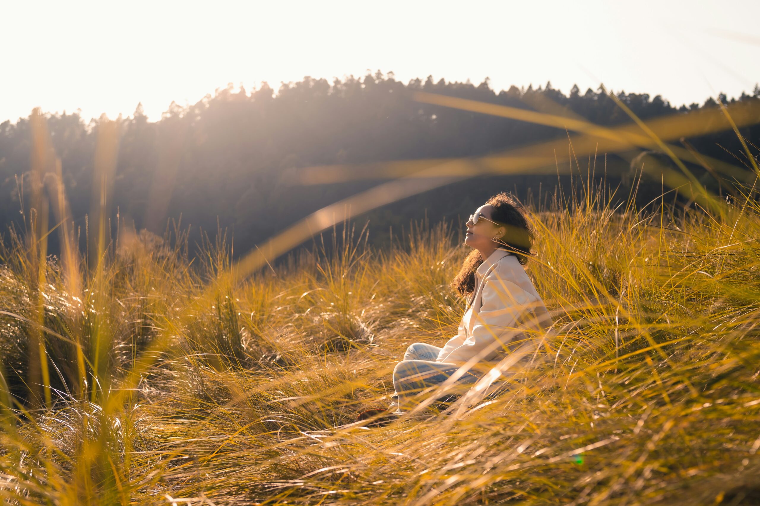 How to Feel Happier Right Now (Simple Things That Actually Work)